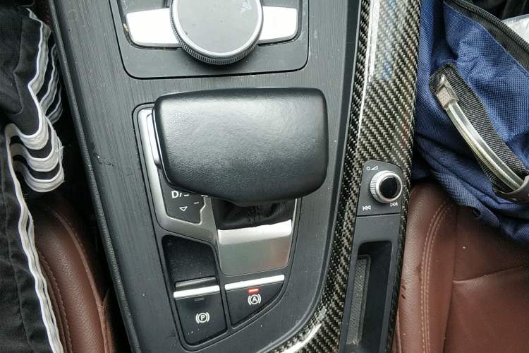 Used Audi A4L 2018 30th Anniversary Edition 40 TFSI Fashion Model
