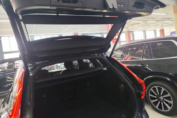 Used Volvo XC60 2022 B5 4x4 Smart Luxury Edition
