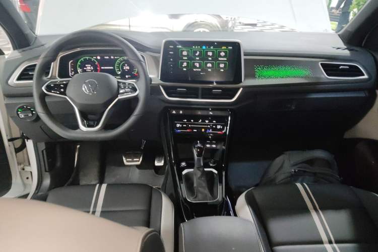 Used Volkswagen T-ROC 2025 300TSI DSG Two-Wheel Drive Chen Guang Edition