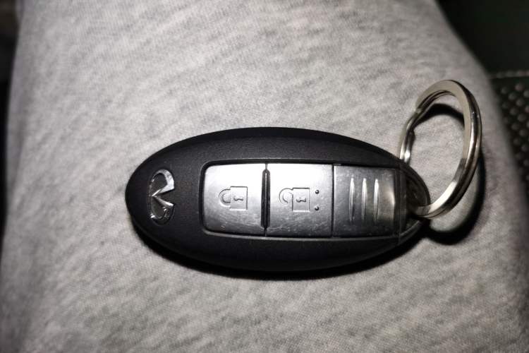 Used Infiniti ESQ 2014 1.6L Spontaneous Edition