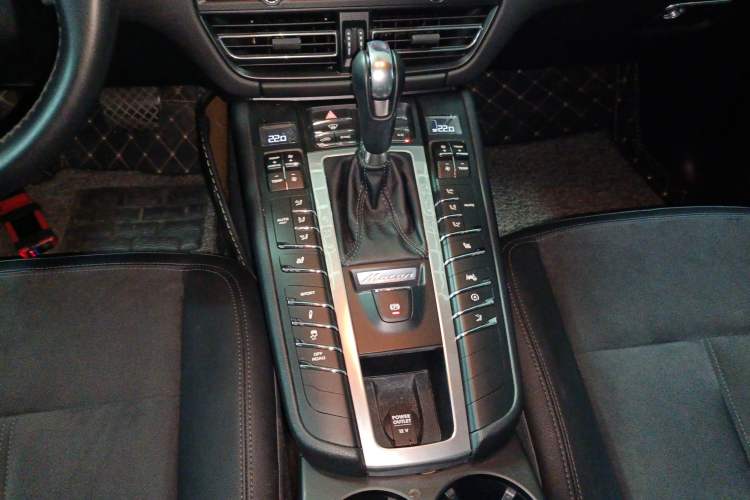 Used Porsche Macan 2018 Macan 2.0T