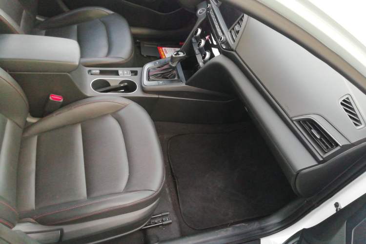 Used Hyundai Elantra 2019 1.4T Dual-Clutch Xuan Dong · Dynamic Model
