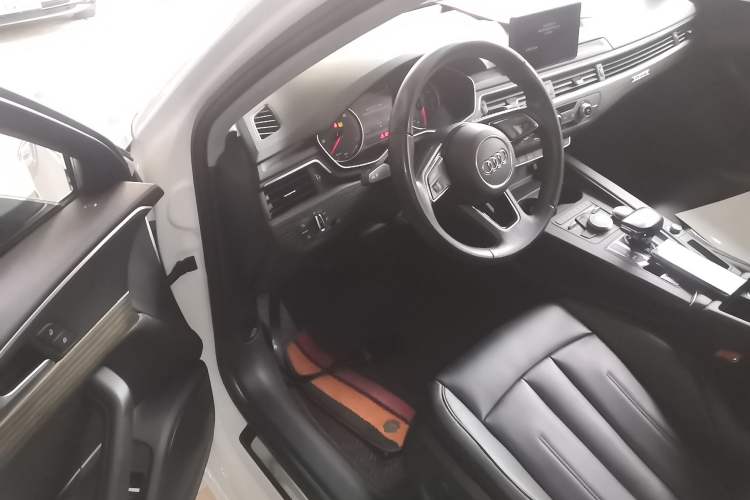 Used Audi A4L 2017 Plus 40 TFSI Ambition Model
