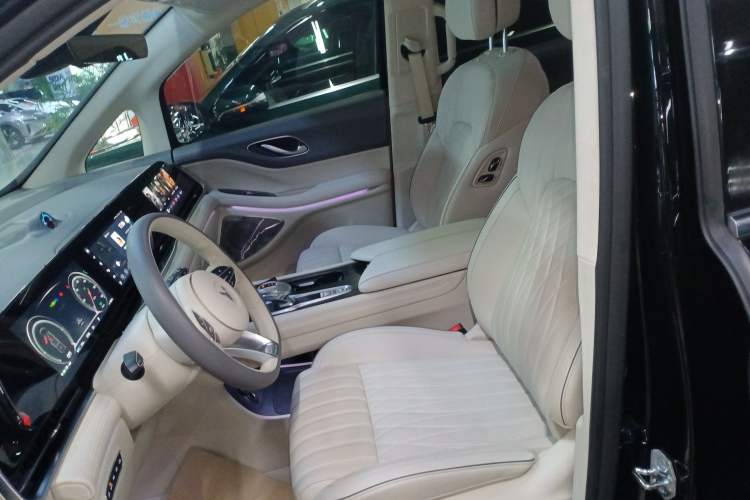 Used VOYAH Dream 2024 PHEV Ultra-Long Range Flagship Edition
