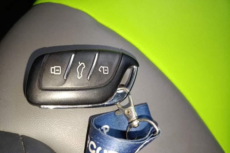 Used Roewe Clever 2021 302 km New Four-Seater Super-Efficient Version