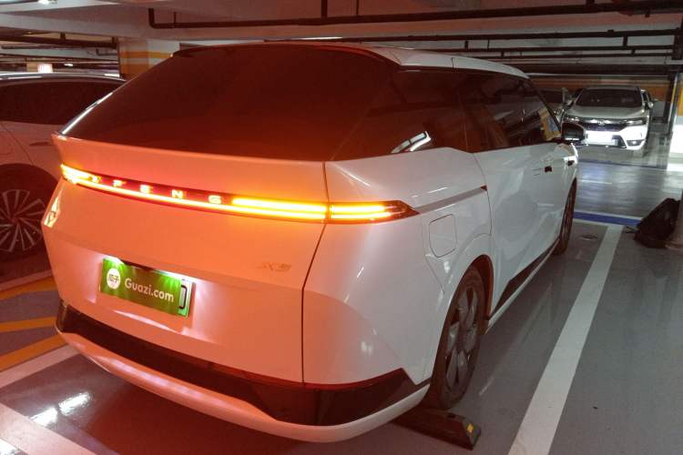 Used XPeng X9 2024 610 Long-Range Pro
