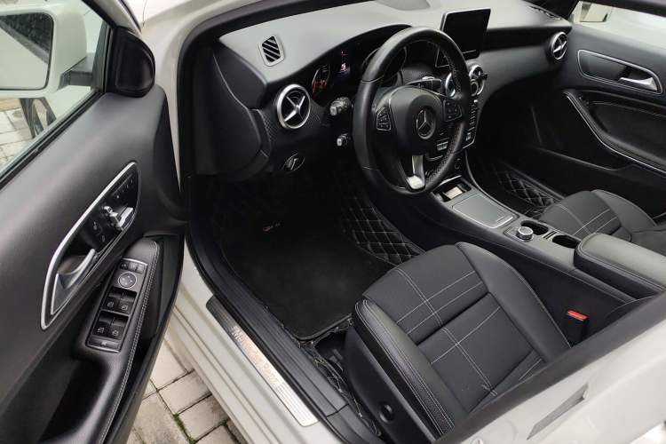 Used Mercedes-Benz A-Class 2016 A 200 Fashion Model