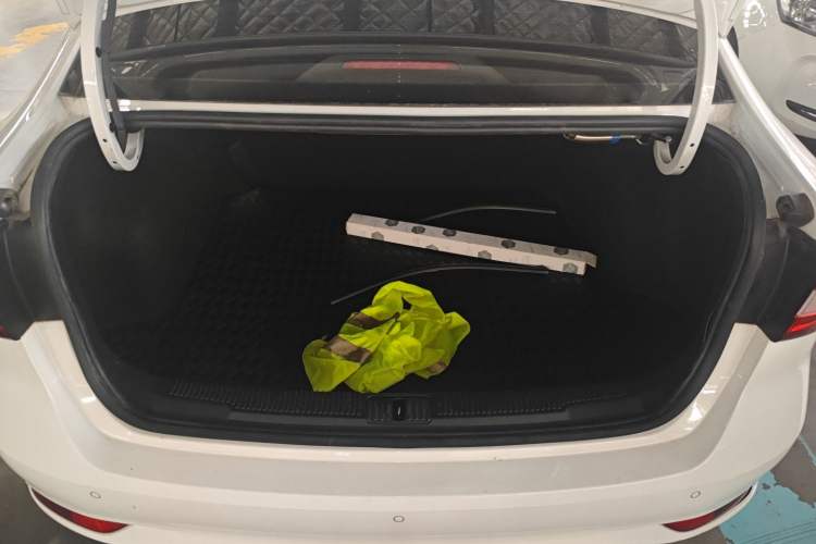 Used Roewe i5 2020 1.5L Automatic 4G Connect Luxury Flagship Edition
