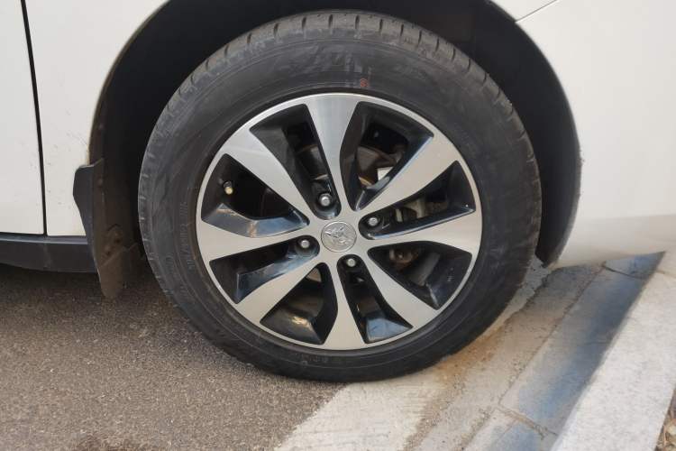 Used Venucia M50V 2017 1.6L XL CVT Luxury Edition
