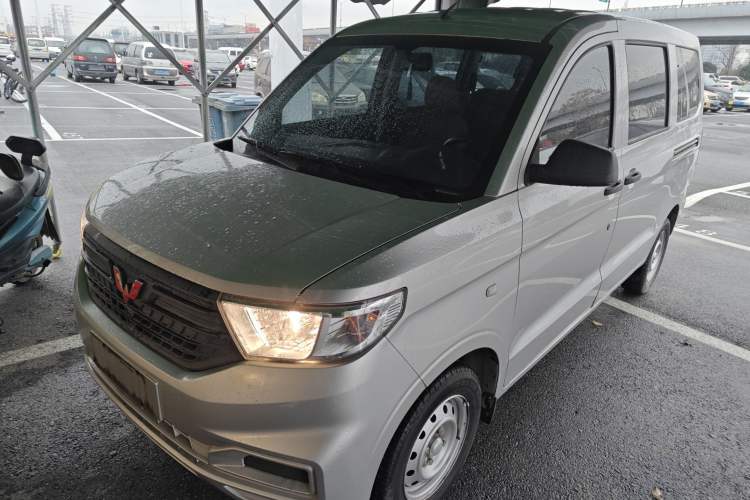 Used Wuling Hongguang V 2022 1.5L Jingqu Version Hydraulic Power Steering LAR