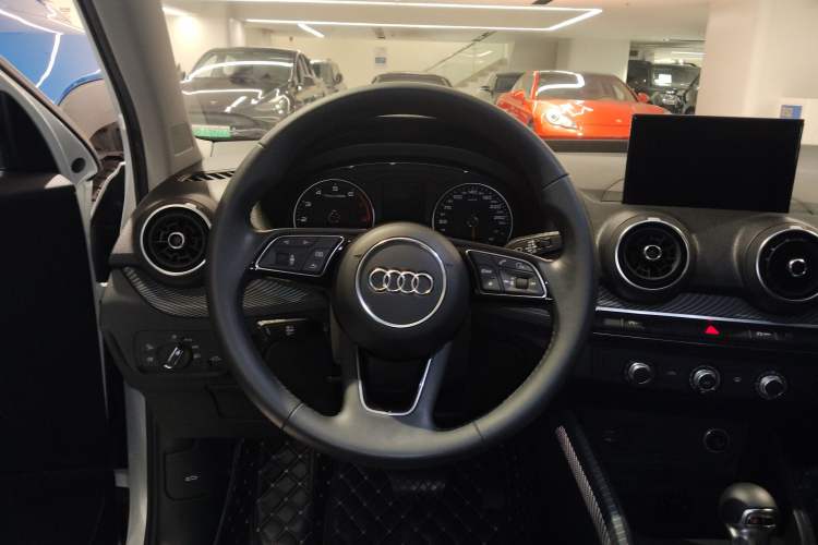 Used Audi Q2L 2018 35 TFSI Launch Exclusive Edition China VI
