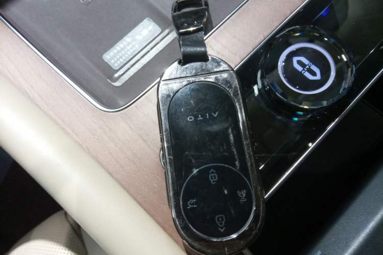 Used Hima AITO M9 2024 Range-Extended Ultra Version 42 kWh 6-Seater Model
