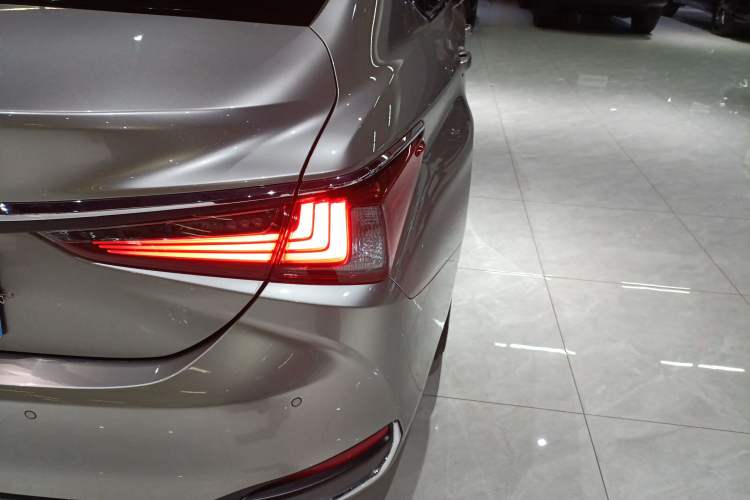 Used Lexus ES 2022 200 Excellence Edition
