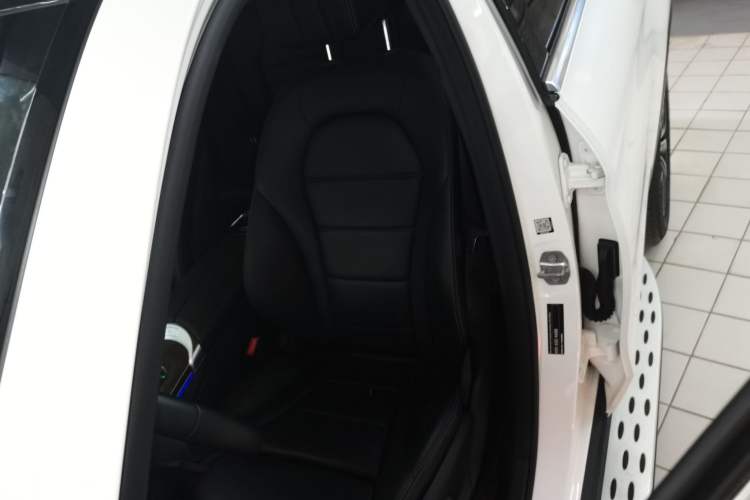 Used Mercedes-Benz GLC 2020 GLC 300 L 4MATIC Dynamic Edition
