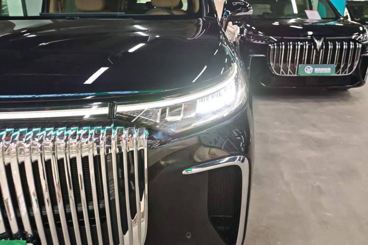 Used VOYAH Dream 2025 PHEV Four-Wheel Drive Prestige Kunpeng Edition
