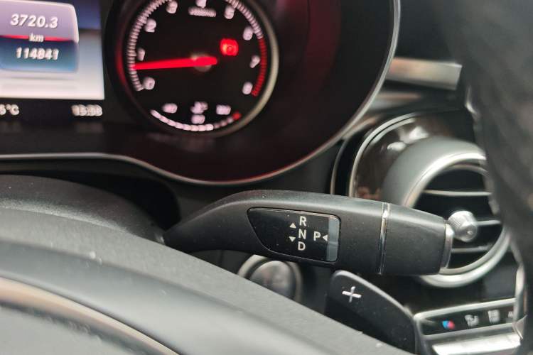 Used Mercedes-Benz GLC 2017 GLC 260 4MATIC Luxury Model
