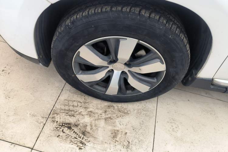 Used Peugeot 2008 2015 1.6THP Roland Garros Edition
