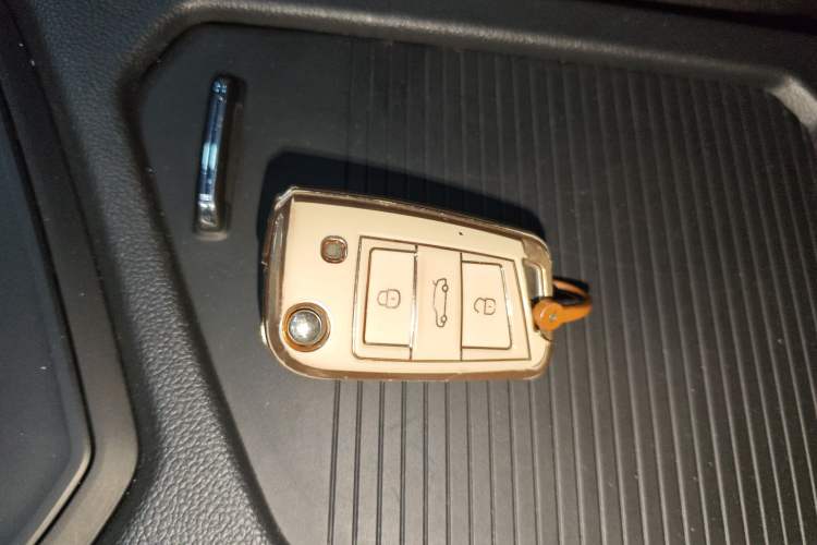 Used Volkswagen Tiguan L 2017 330TSI Automatic Two-Wheel Drive Luxury Edition
