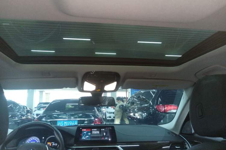 Used BMW 5 Series 2018 525Li Luxury Package
