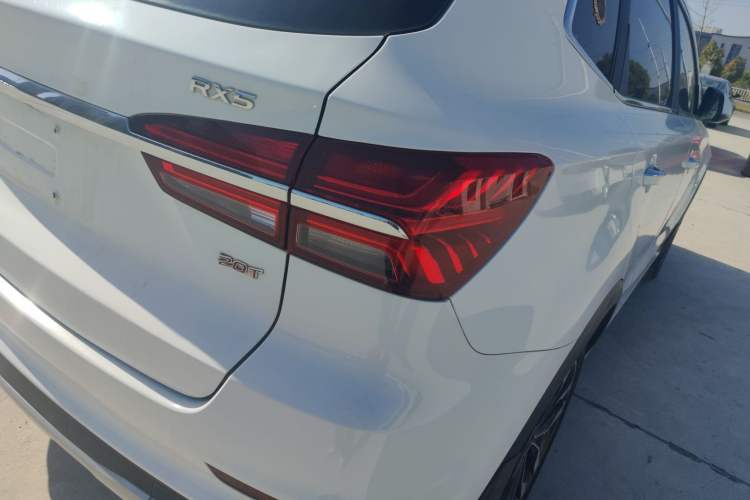 Used Roewe RX5 2016 20T Two-Wheel Drive Automatic Internet Smart Edition
