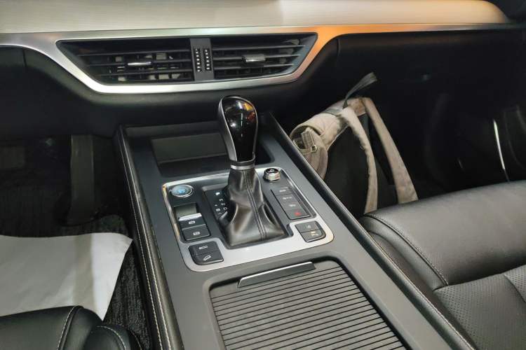 Used BYD Tang 2019 2.0T Automatic SmartConnect Luxury 7-Seater China VI Standard
