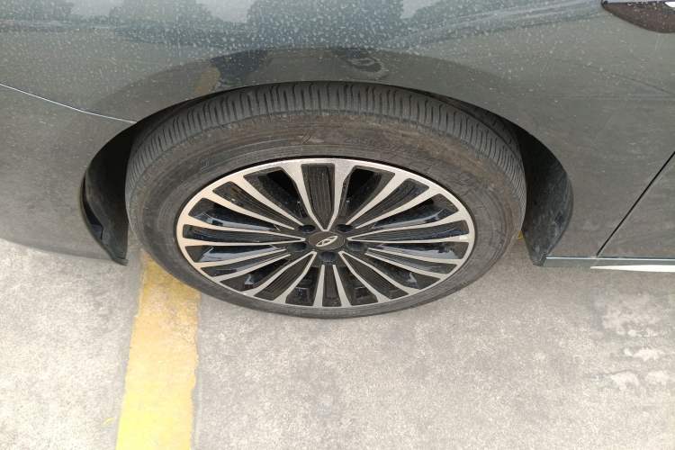 Used Chery Fengyun A8L 2025 1.5 TGDI 145 km Luxury Version
