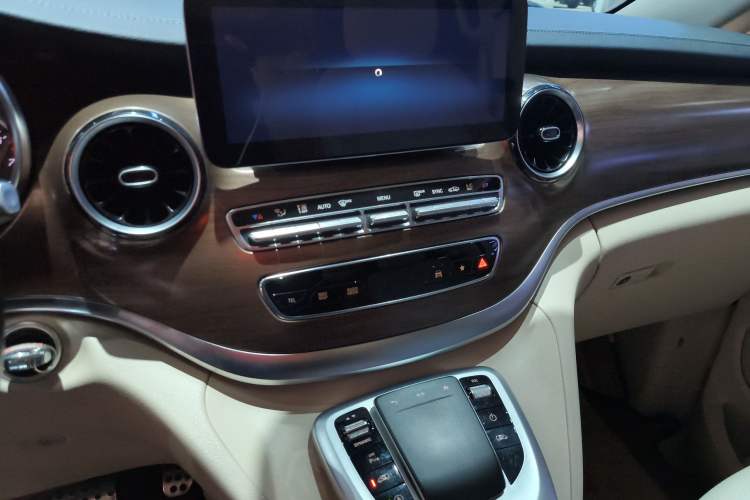 Used Mercedes-Benz V-Class 2020 V 260 L Long-wheelbase Luxury Edition