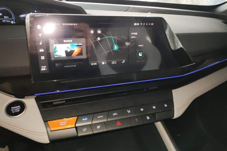 Used Changan UNI-V iDD 2024 Blue Whale Smart Electric iDD 136km Luxury Model