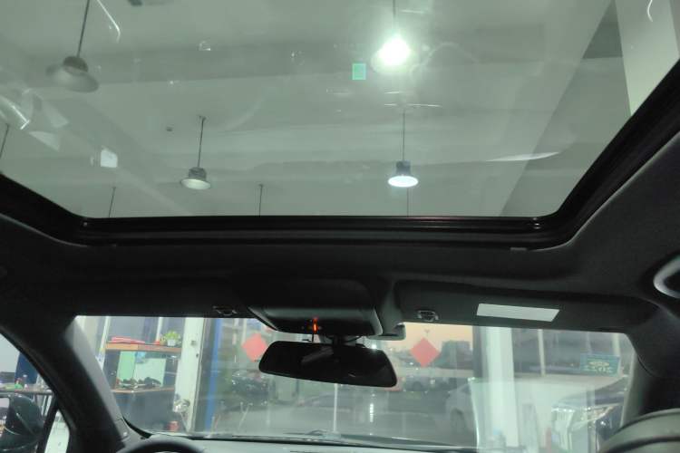 Used Cadillac XT4 2018 28T Two-Wheel Drive Leading Version
