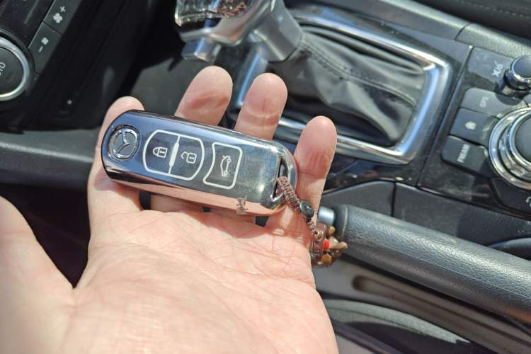 Used Mazda Mazda 3 Axela 2016 Sedan 1.5L Automatic Luxury Model
