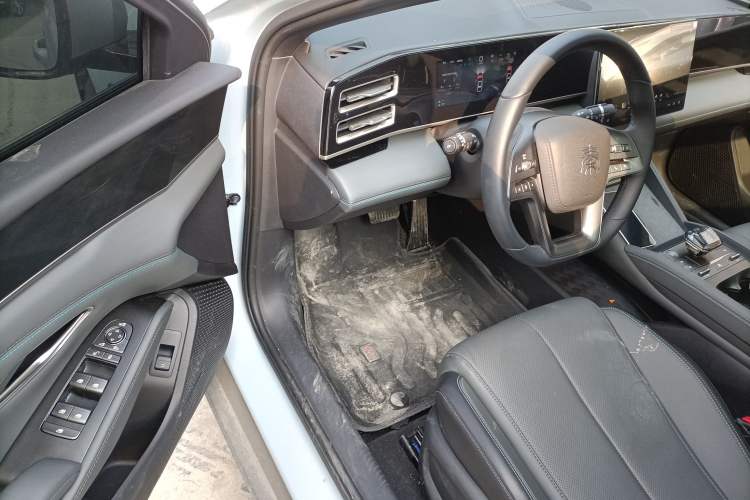 Used BYD Qin L 2025 DM-i Smart Drive 120KM Superior Model
