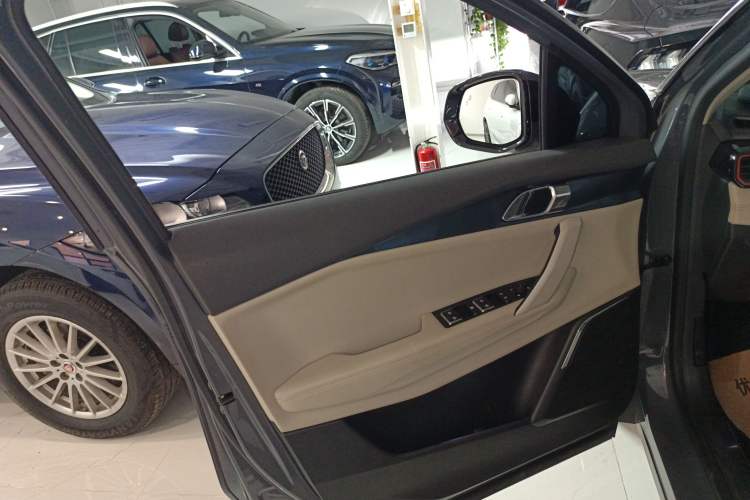 Used Lynk & Co 06 2020 1.5T YAO Halo
