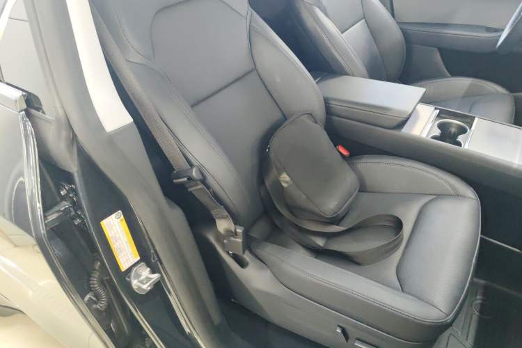 Used Tesla Model Y 2025 Rear-Wheel-Drive Version