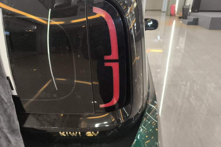 Used Baojun KiWi EV 2022 Designer Lite Edition Lithium Iron Phosphate
