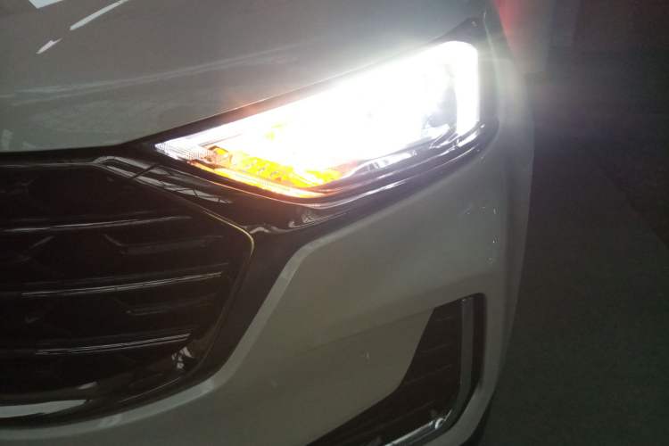 Used Ford Edge 2021 PLUS EcoBoost 245 Two-Wheel-Drive Platinum Edition 5 Seats
