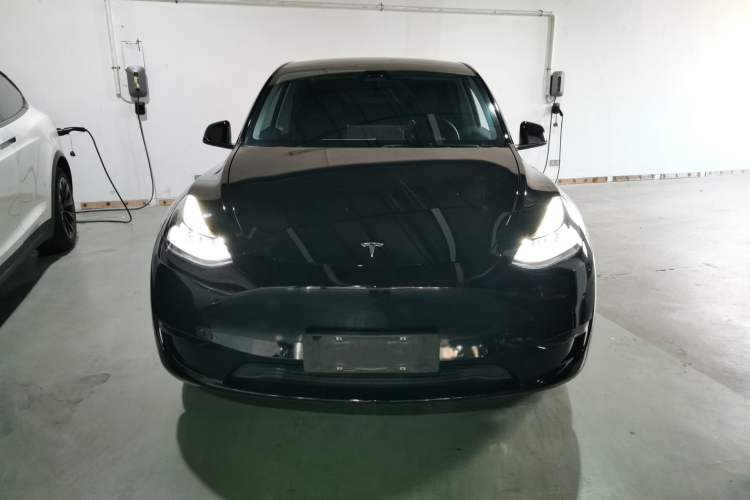 Used Tesla Model Y 2022 Long-Range All-Wheel-Drive Version
