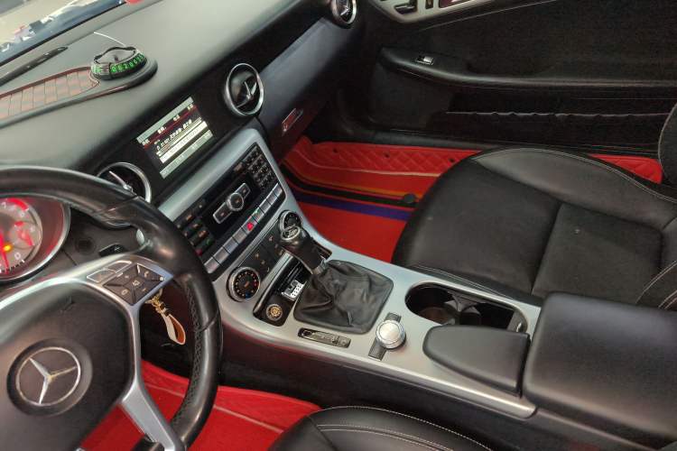 Used Mercedes-Benz SLK-Class 2011 SLK 200 Fashion Model
