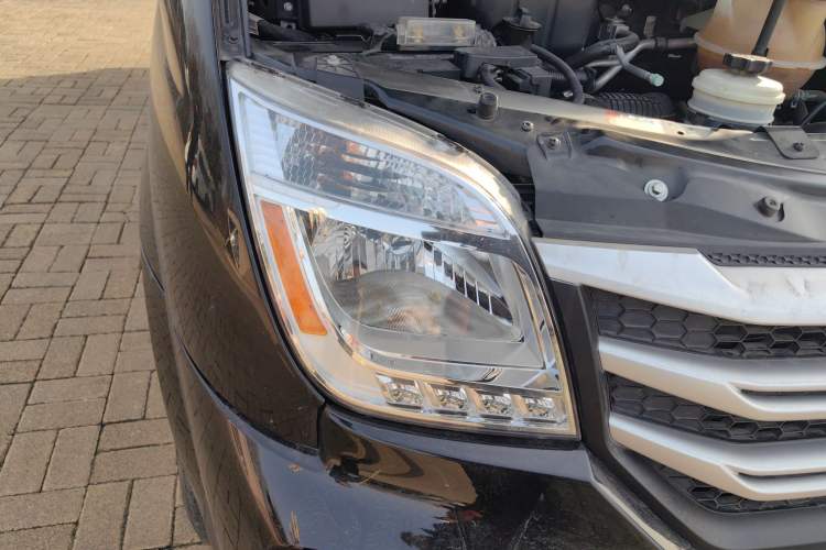 Used SAIC MAXUS V80 RV 2021 2.0T Traveler V80 Self-Propelled Class B RV Comfort Edition with a Horizontal Bed