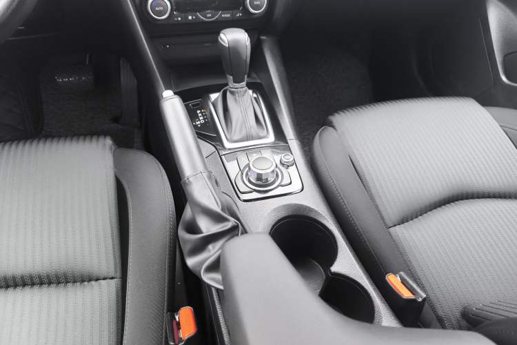 Used Mazda Mazda 3 Axela 2016 Sedan 1.5L Automatic Luxury Model
