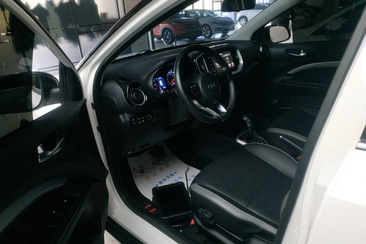 Used Kia kx1 Stonic 2021 1.4L CVT Fun & Sunroof Model
