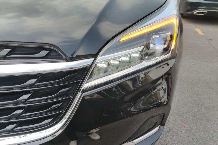 Used Buick Envision 2021 532T Two-Wheel-Drive Luxury Version
