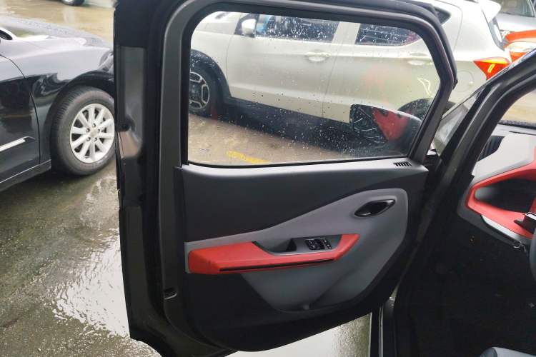 Used Baojun E200 2018 Smart Enjoy Edition
