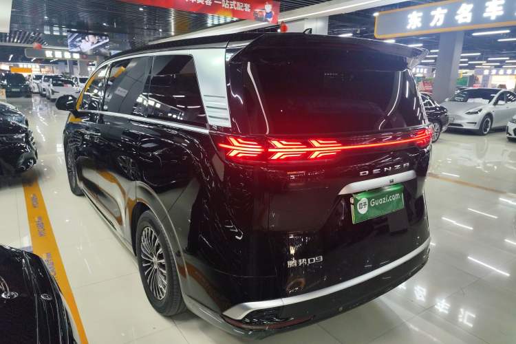 Used Denza D9 2024 DM-i 1050 Luxury Model