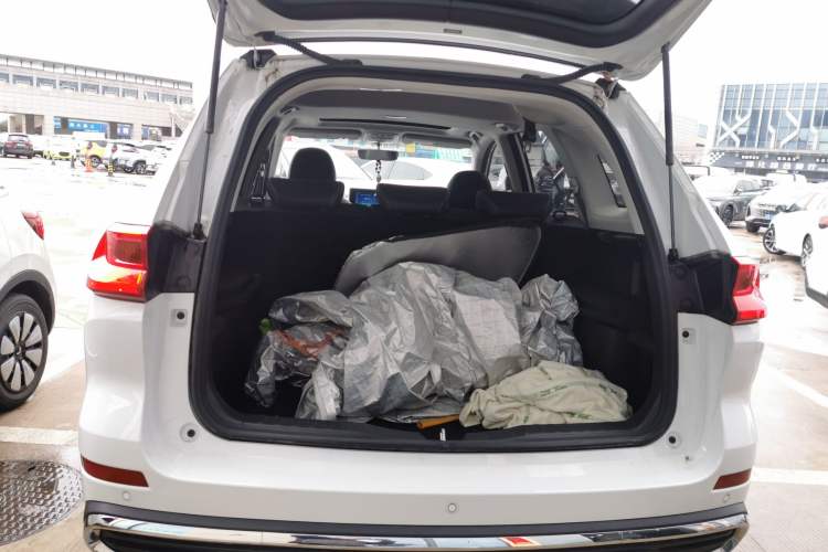 Used Haval M6 2023 PLUS 1.5T Manual Luxury Smart Connectivity Model
