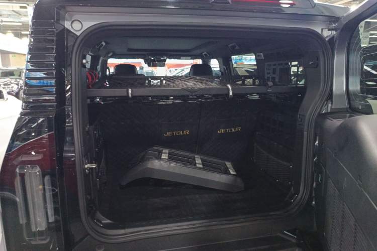 Used JETOUR Traveler 2023 2.0T All-Wheel Drive Conquer PRO
