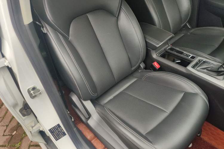 Used Roewe RX5 2019 20T Two-Wheel Drive Automatic 4G Connected Platinum Edition
