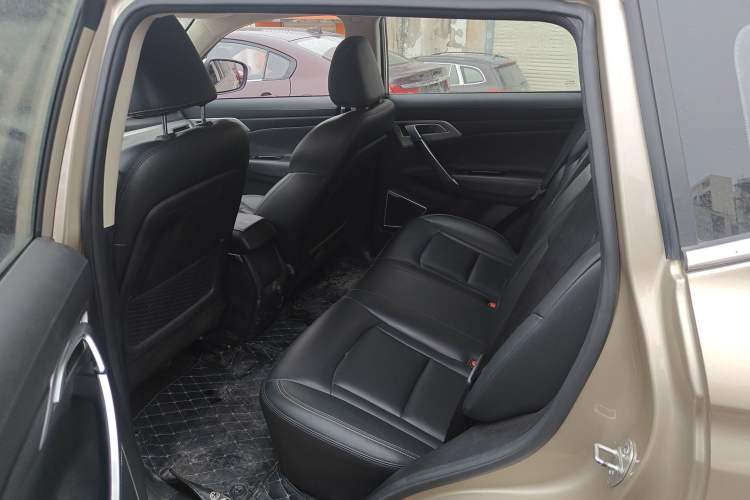 Used Geely Auto Emgrand X7 Sport 2016 2.0L Manual ZhiShang Version