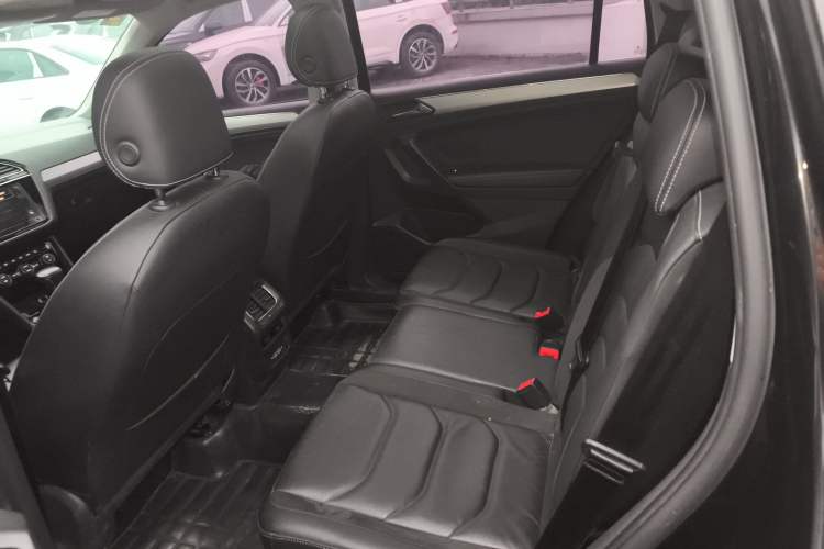 Used Volkswagen Tiguan L 2020 330TSI Automatic Two-Wheel Drive Smart Luxury Edition China VI Standard
