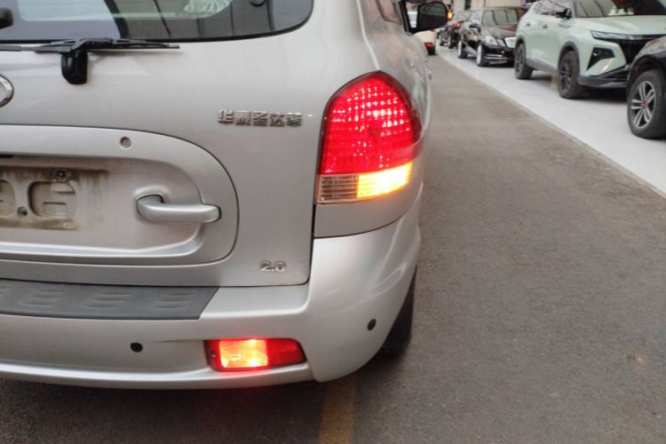 Used Huatai Santa Fe Classic 2015 2.0L Gasoline Manual Transmission Two-Wheel Drive Standard Version