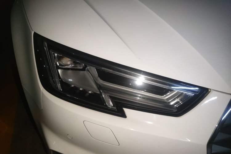 Used Audi A4L 2018 30th Anniversary Edition 40 TFSI Fashion Model
